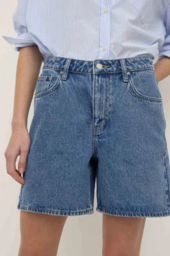 Mid Rise Vintage Denim Short