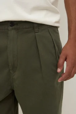 Miles Pleated Chino