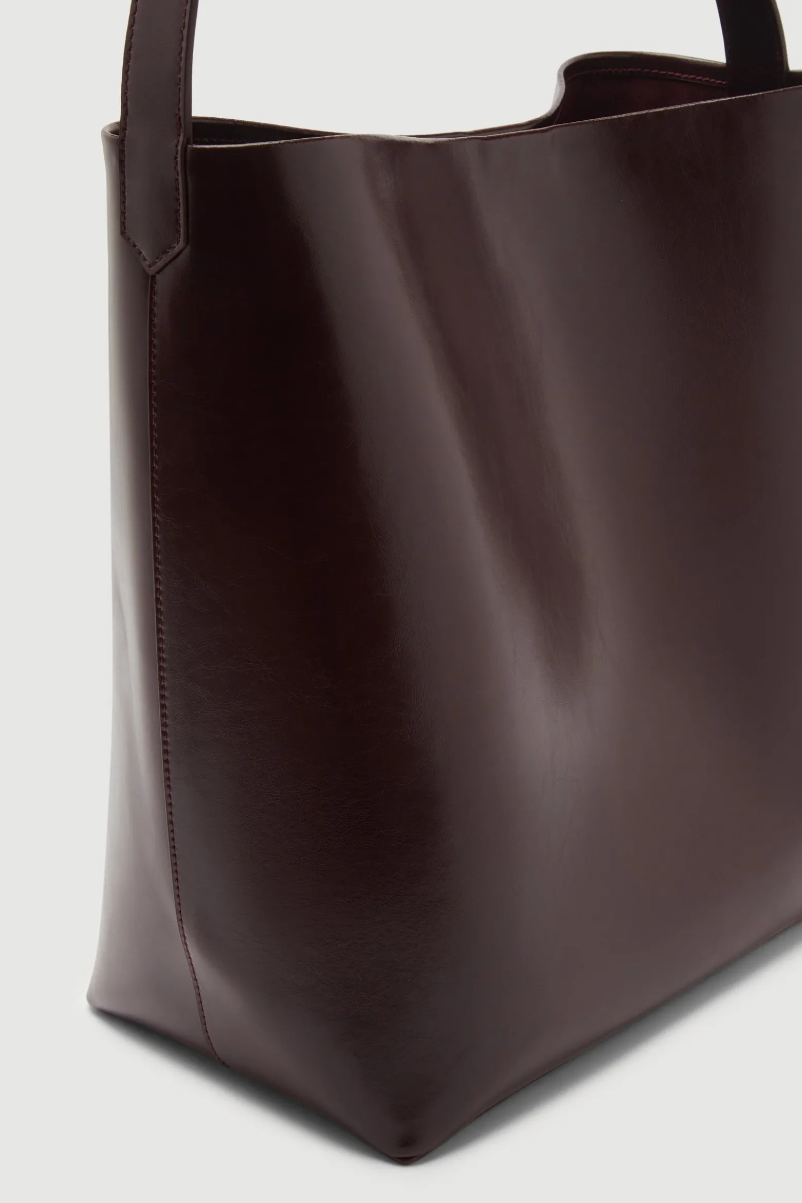 Nova Leather Shoulder Bag