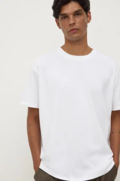 Oli Tee
